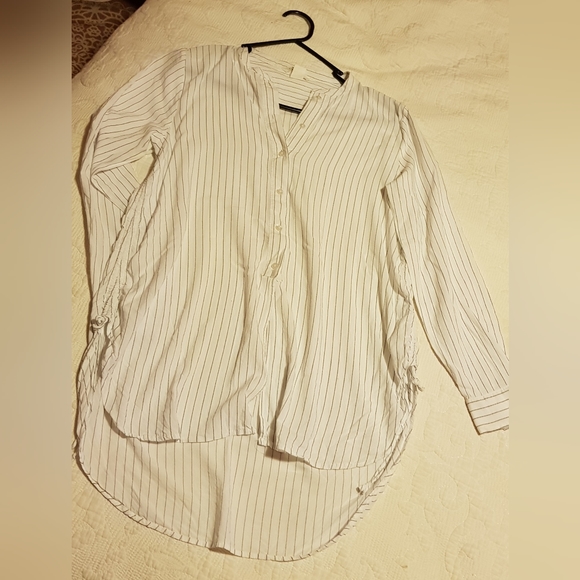 H&M white pin stripe blouse, side pull rouching - Picture 2 of 11